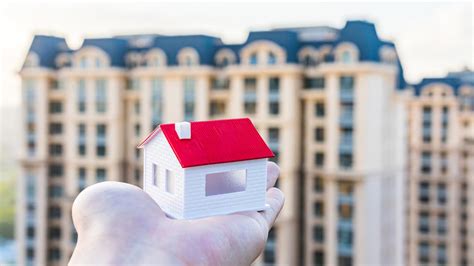 Live news: European housing market recovers in first quarter.